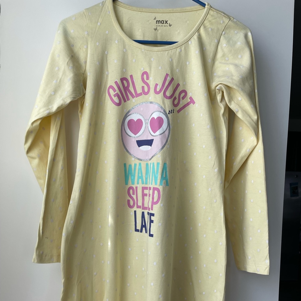 Girls sleep wear